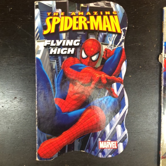 MARVEL SET OF 4 Books - Picture 4 of 17